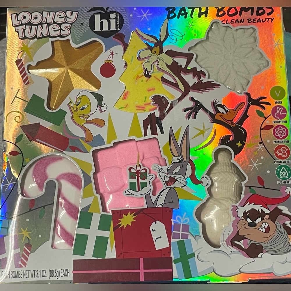 Warner Bros. Looney Tunes Festive Bath Bombs!‎ NEW!